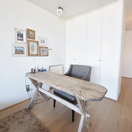Apartment Spacious On Seafront Of Duinbergen *
