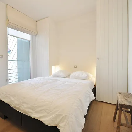 Apartment Spacious On Seafront Of Duinbergen *