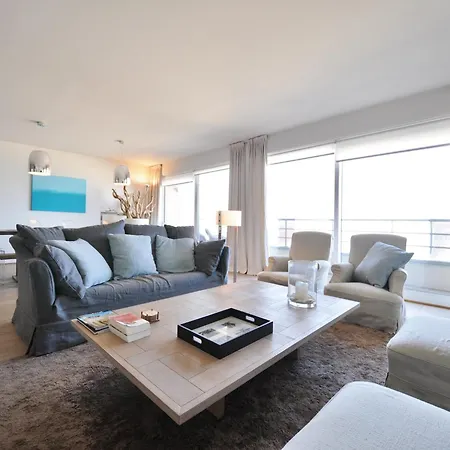 Apartment Spacious On Seafront Of Duinbergen